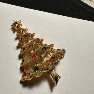 Signed COREL Multi Color Rhinestone Christmas Tree Pin Brooch Gold Tone